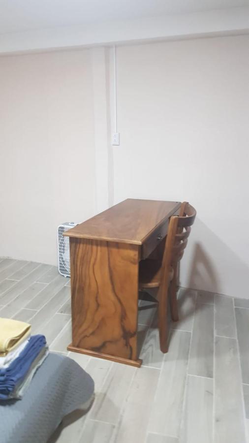 Hogar Tico-estadounidense Cerca De Aeropuerto Homestay