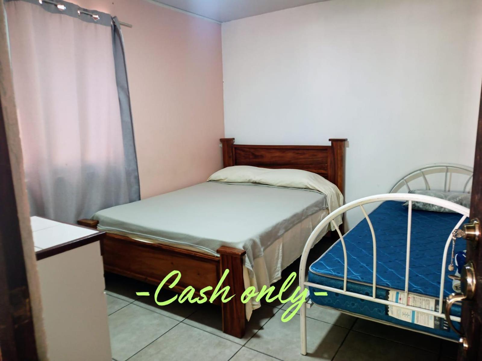 Hogar Tico-estadounidense Cerca De Aeropuerto Homestay Alajuela